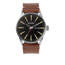 Load image into Gallery viewer, NIXON SENTRY LEATHER BLACK/BROWN